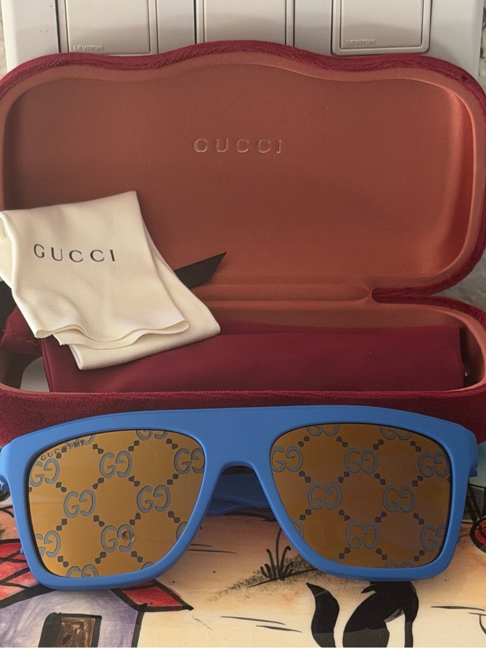 Gucci Blue Frame Sunglasses with Brown GG-Print Lenses unisex - Picture 1 of 8